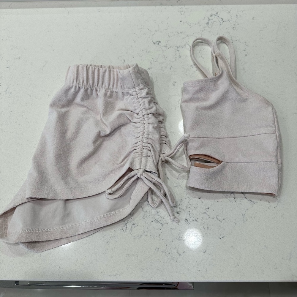 FIVE Danceware Two-Piece Set Cream
